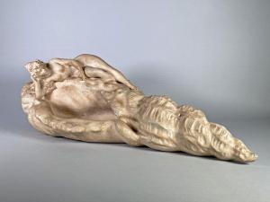 GOLDSCHEIDER Friedrich 1845-1897,Femme allongée sur un co,Saint Germain en Laye encheres-F. Laurent 2024-02-24