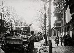 GREBNEV V,Berlín, tanques soviéticos en una calle de la ciudad,1945,Balclis ES 2015-04-15