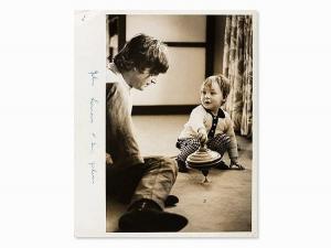 GROSSMAN Henry 1900-1900,John Lennon with Son Julian,1965,Auctionata DE 2014-10-31