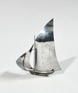 HAGENAUER Carl 1872-1928,Voilier sur des vagues en métal chromé Piqures,Osenat FR 2022-05-27