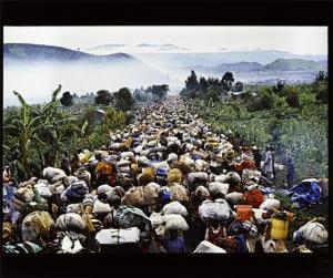 HALEY Thomas,Massive exodus of Hutu refuges leaving their camp ,1996,Galerie Koller 2010-05-19