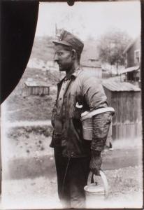 HINE Lewis Wickes,WEST VIRGINIA COAL MINER GOING HOME AT THE END OF ,1909,Stair Galleries 2017-12-06