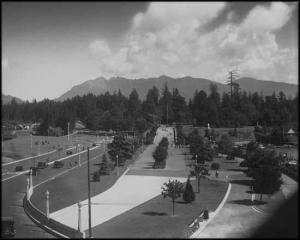 HUBER Karl 1872-1953,Stanley Park Causeway (Early Vancouver Series),1936,Heffel CA 2014-09-25