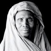 HUYNH Jean Baptiste 1966,Mali, Portrait de femme,2004,Yann Le Mouel FR 2009-11-21