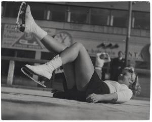 JIRU Vaclav 1910-1980,PRAGUE, PATINEUSE SUR GLACE,1935,Tajan FR 2012-03-15