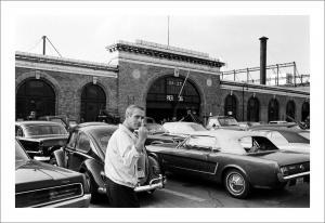 KAUFFMAN Mark 1921-1994,Paul Newman dans un parking bondé,1967,Cornette de Saint Cyr FR 2022-09-22