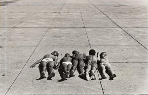 KRAUSE George 1937,Five Boys on Sidewalk, Philadelphia,Swann Galleries US 2022-04-14