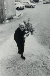 Laboye Roland 1944,Vieille femme au fleurs,1972,Joron-Derem FR 2017-06-30