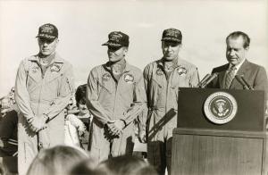 LAFFONT Jean Pierre,Le président Richard Nixon et les astronautes d'Ap,1970,Yann Le Mouel 2022-10-21