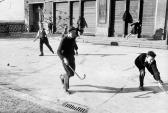 LARSSON Bernard 1939,Beim Hockeyspiel, Berlin/Ost,1962,Villa Grisebach DE 2017-05-31