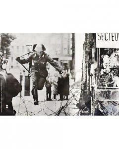 LEIBING Peter,Conrad Schumann Berlin Est Post Frontière Check Po,1961,Artprecium 2020-07-09