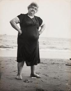 LEVINSTEIN Leon 1910-1988,Untitled, Coney Island [woman on the beach],1950,Skinner US 2024-01-31
