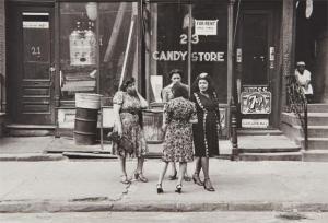 LEVITT Helen,N.Y.C. (women in front of candy store),1945,Phillips, De Pury & Luxembourg 2018-10-04