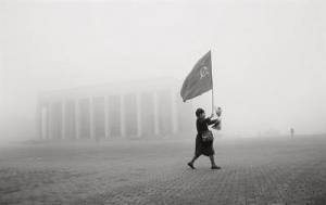 LIANKEVICH Andres 1981,“Woman with the flag”,Palais Dorotheum AT 2009-04-16
