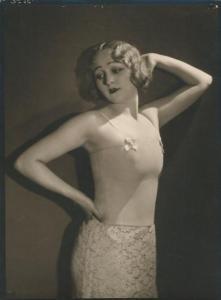 LOUISE Ruth Harriet 1906-1944,Femmes en déshabillés,1930,Millon & Associés FR 2012-03-06
