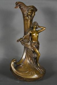 MADRASSI Luca 1848-1919,une femme nue se rafraichissant sous une fontaine ,Conan-Auclair 2024-02-07