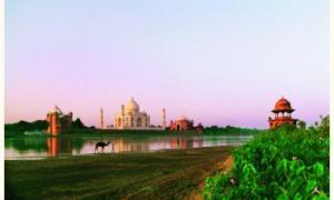 MARTINELLI Antonio 1953,agra river. view of the taj mahal inde,1996,Piasa FR 2006-05-23