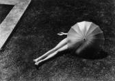 MUNKACSI Martin Marmorstein 1896-1963,Nude with Parasol,1935,Lempertz DE 2006-12-02