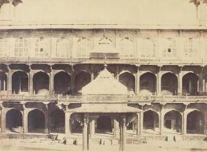 Murray john 1858-1862,Akbar's Tomb in Sikandra with the photographer in ,Bonhams GB 2022-03-02