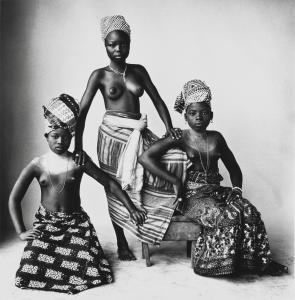 PENN Irving 1917-2009,Three Dahomey Girls, One Standing,1967,Sotheby's GB 2024-04-10