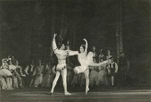 PETRUSOV Georgii 1903-1971,Bolshoi Theatre Ballet Dancers,c. 1940-1950,MacDougall's GB 2016-05-21