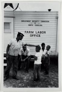 PHILLIPS Robert,Farm Labor Office États­unis,Binoche et Giquello FR 2013-04-17
