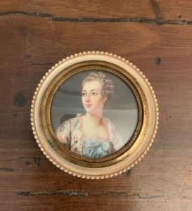 PUJOS André 1738-1788,portrait de femme de cour de profil,Pescheteau-Badin FR 2023-02-10