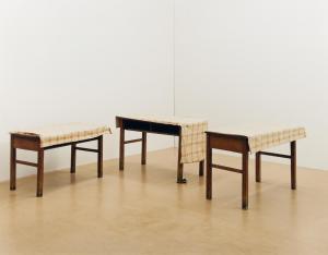 ROGGAN RICARDA 1972,Drei Tische mit braunen Beinen III,2003,Van Ham DE 2021-06-23