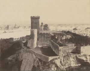 ROMAN Dominique 1824-1911,Vue sur le château et la ville de Beaucaire,Millon & Associés 2013-11-15