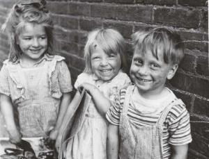 RUSSEL Rae 1925,3 Kids - Dirty Faces,1949,Christie's GB 2002-02-19