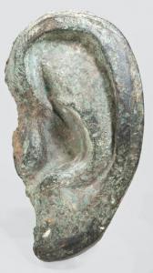 SáNDOR Mikus 1903-1982,Az 1956 -ban ledöntött Sztálin szobor bal füle,Nagyhazi galeria HU 2009-12-09