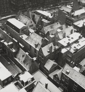 SCHERER Kees 1920-1993,Snowy roofs, Amsterdam,1956,Galerie Bassenge DE 2020-12-02