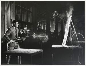 SHUNK Harry,Yves Klein réalisant une Peinture de Feu, Plaine S,1981,Yann Le Mouel 2022-12-14