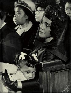 SLEET, Jr. Moneta,Mrs. Coretta Scott king and her daughter Bernice a,1968,Swann Galleries 2014-06-10