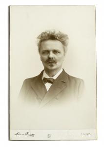 STRINDBERG ANDERSSON HERMAN,Photograph, 
en face,Stockholms Auktionsverket SE 2011-04-04