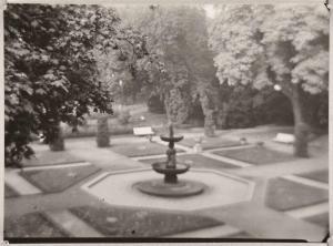 SUDEK Josef 1896-1976,Fontaine dans le Jardin Royal,1969,Binoche et Giquello FR 2018-10-18