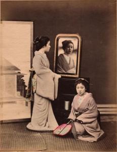 SUZUKI Shinichi II 1835-1918,Deux femmes en costume traditionnel,Yann Le Mouel FR 2015-03-18