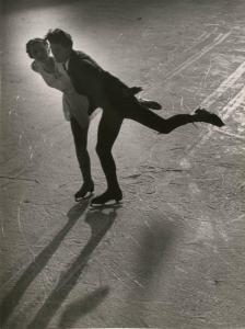 SZENDRÖ ISTVÁN 1908-2000,Danse sur glace,1930,Artprecium FR 2021-09-30