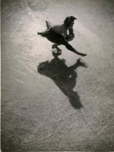 SZENDRÖ ISTVÁN 1908-2000,Pirouette assise, patinage artistique,1930,Artprecium FR 2021-09-30