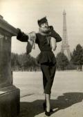 TABARD Maurice 1897-1984,portrait de femme devant la tour eiffel, c. 1930,1930,Osenat FR 2007-07-08