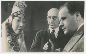 VDOVENKO Boris,Eisenstein et Tretiakov rencontrent l'acteur chin,1935,Binoche et Giquello 2009-12-10