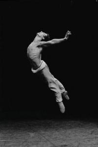 VOYEUX Martine 1948,Danseur de la troupe de Jorge Donn à l\’entrain,1988,Delorme-Collin-Bocage 2021-04-26