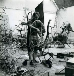 WAAG Nathalie,Jean Tinguely au travail,1960,Chayette et Cheval FR 2012-10-18