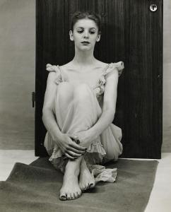 WINQUIST ROLF 1910-1968,Girl in negligee,Stockholms Auktionsverket SE 2013-11-12